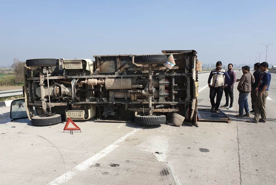 Canter overturns due to rim breaking, two serious