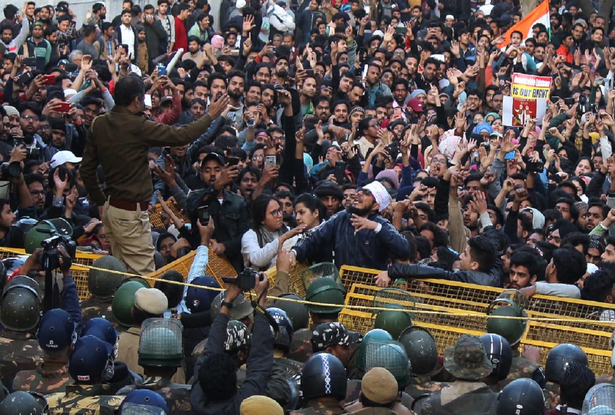 Jamia students wanted to make 14 km human chain from college to Rajghat