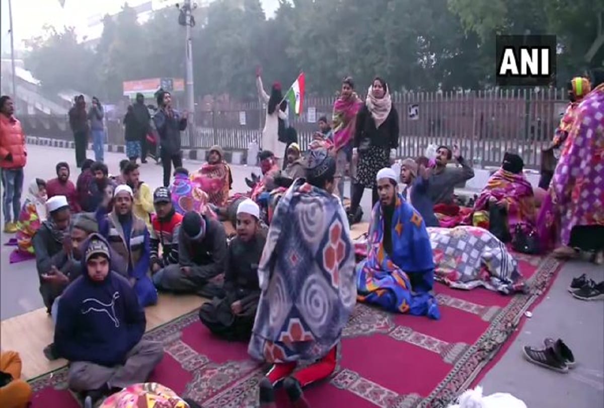 Ohkla and Jamia localites protest with students near police HQ in ITO