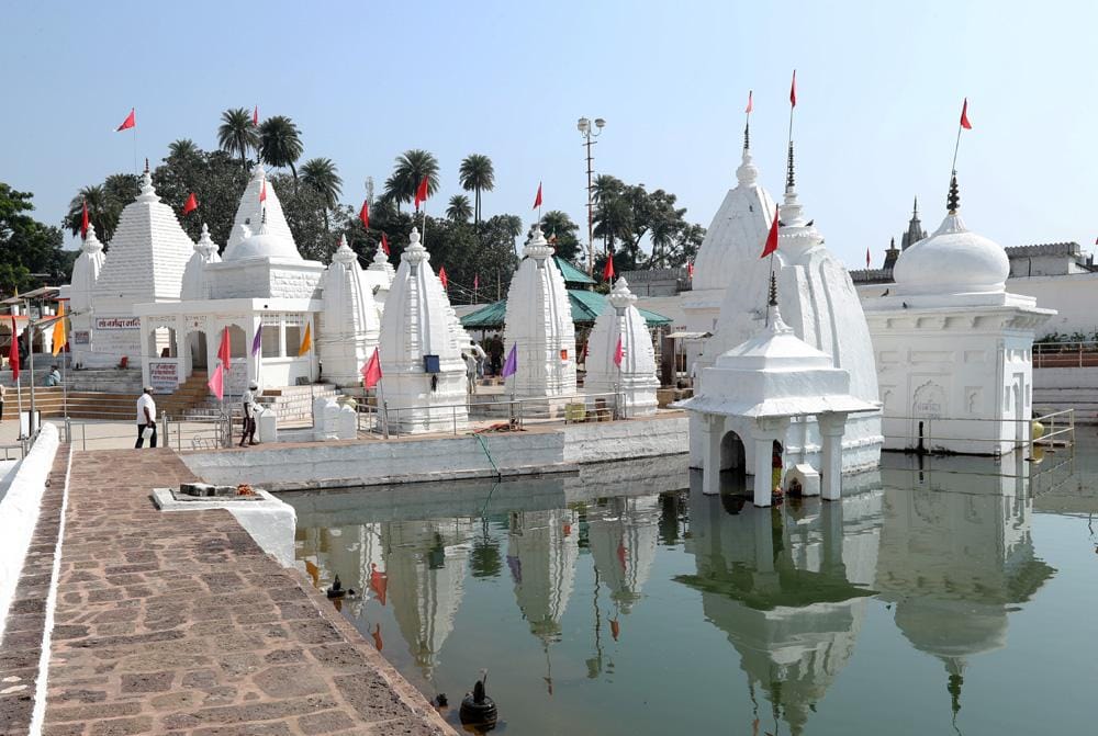 holy religious rivers in india hinduism significance importance history ganga yamuna kaveri narmada brahmaputra