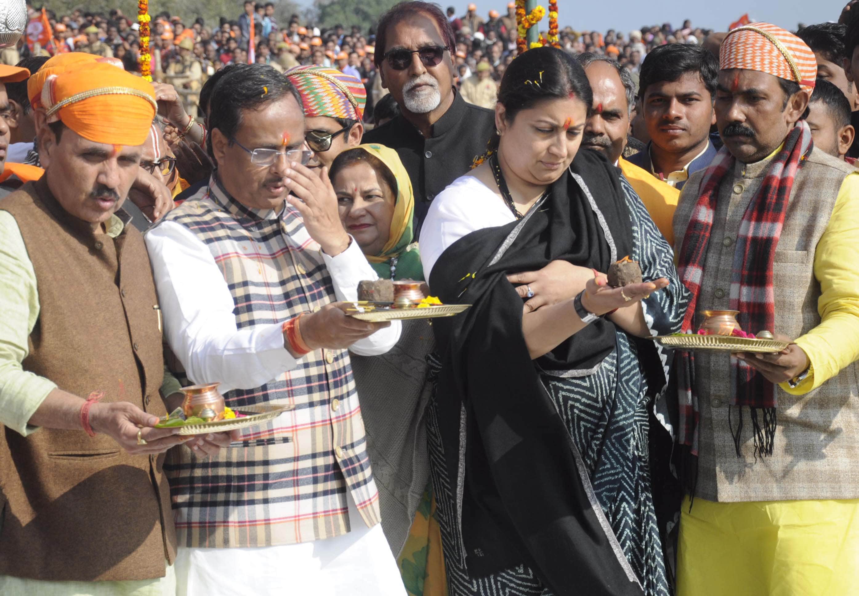 80 drains in Ganga stopped the flow of contaminated water: Smriti