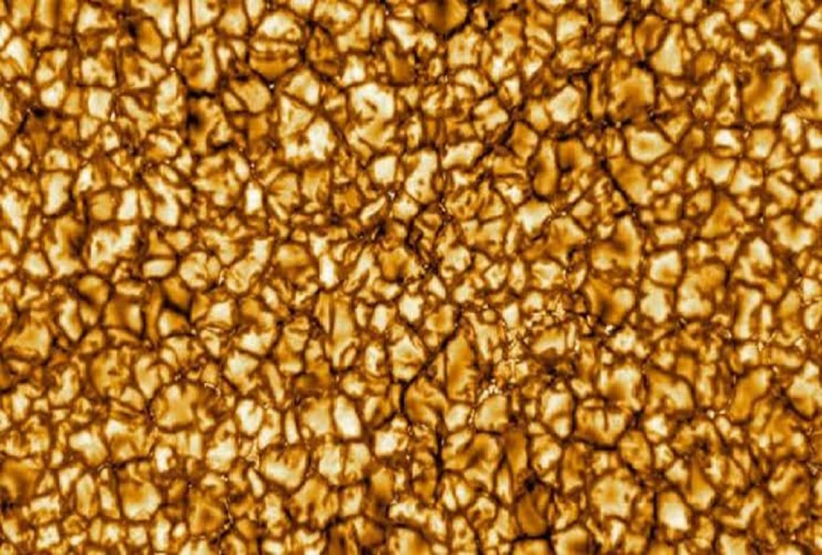first seen picture of the sun the surface is Looks like a beehive