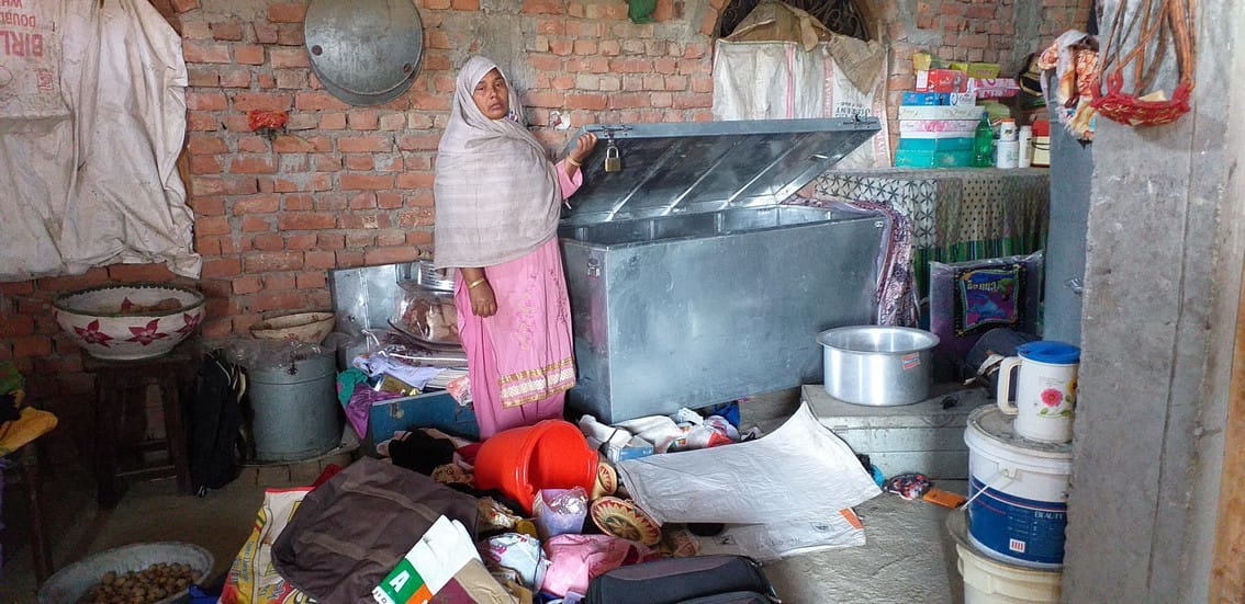 Dacoits looted three lakhs including cash and jewelery