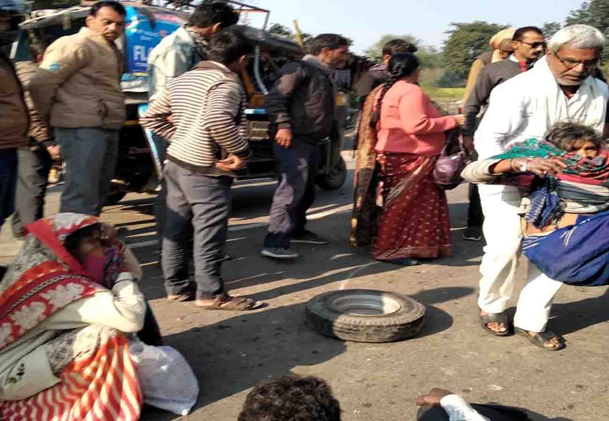 five people injured in road accident in banda
