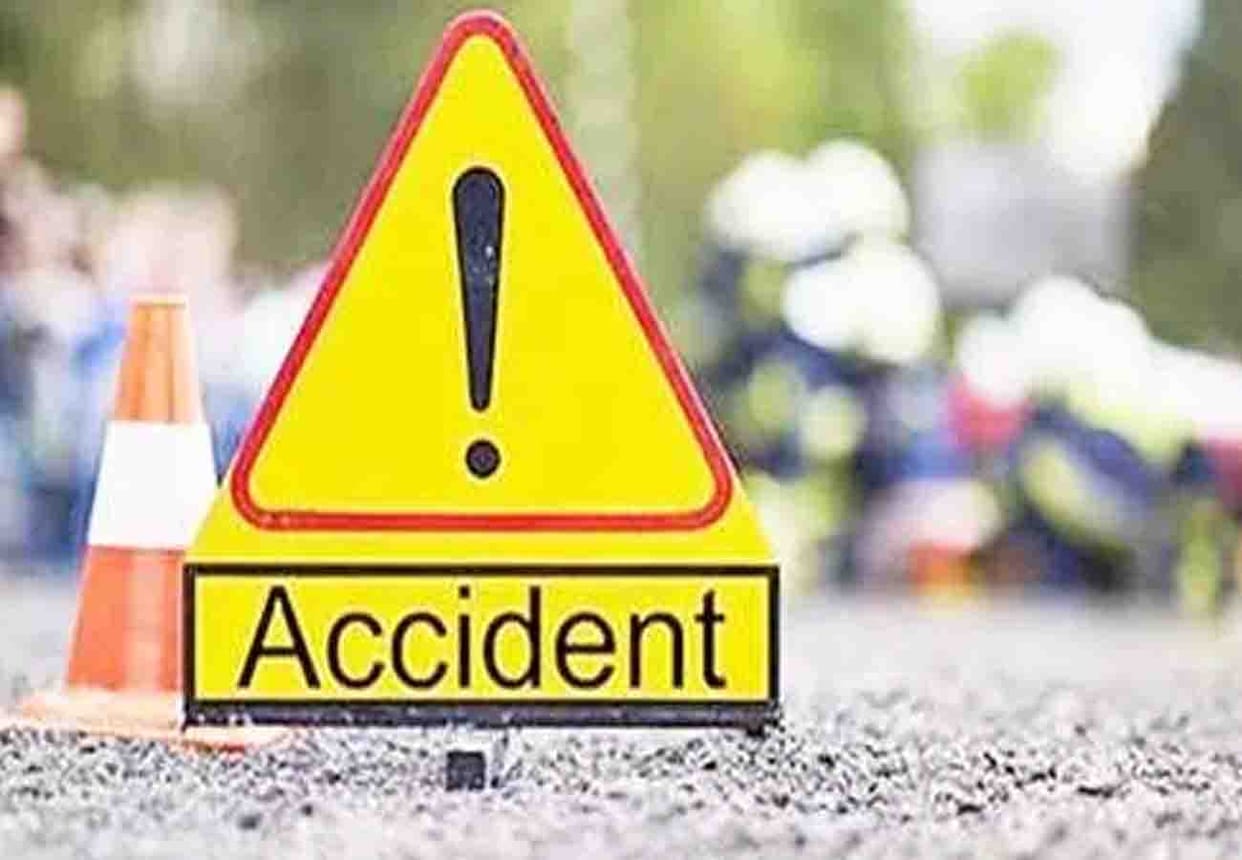 one died and one injured, road accident in kanpur dehat