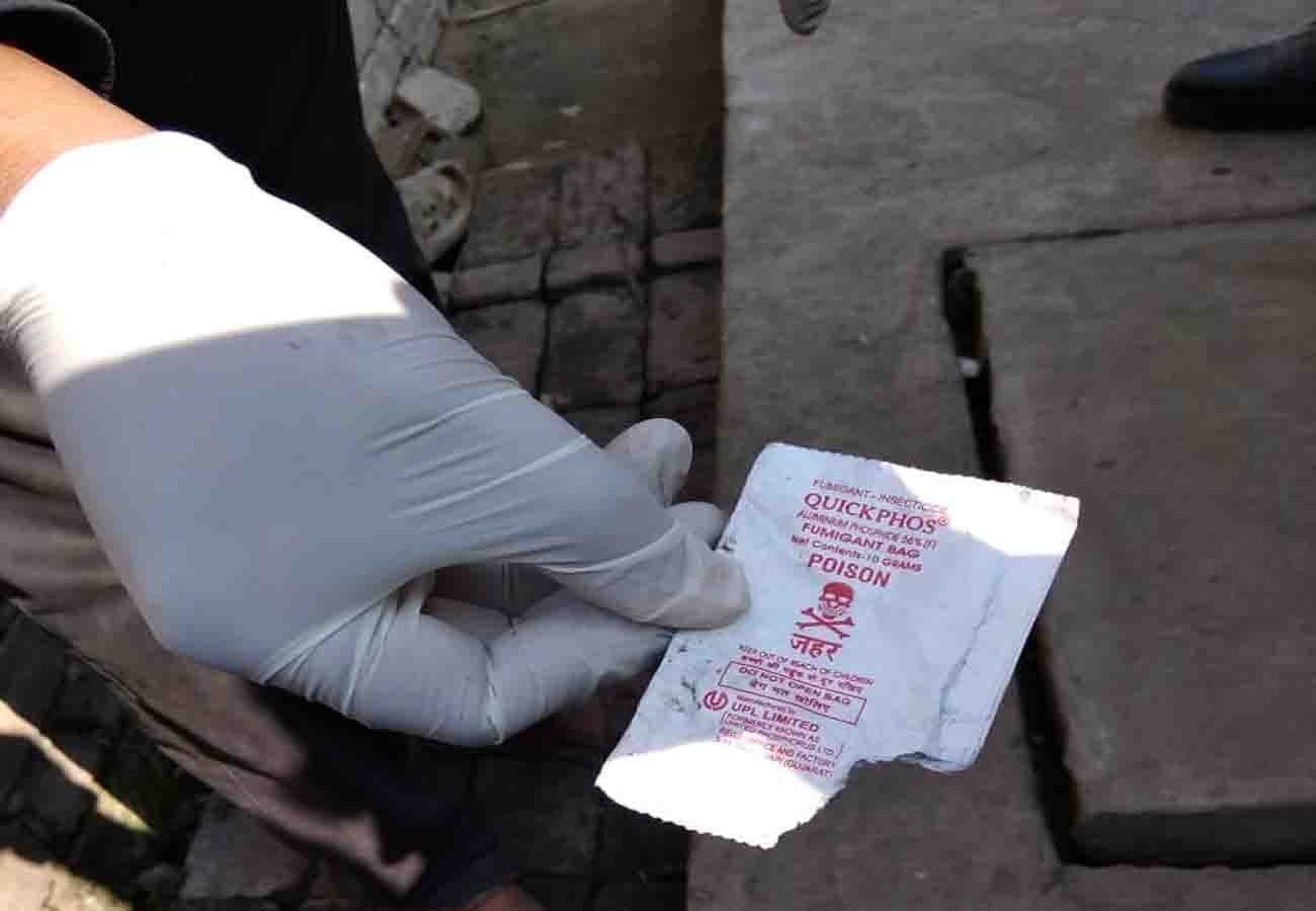 mother committed suicide with her four daughter in fatehpur up
