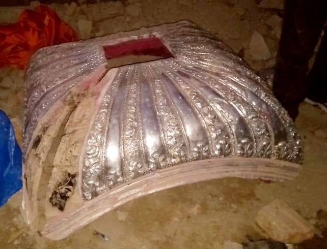Baba Vishwanath's silver throne removed from wreck of Mahanta's residence