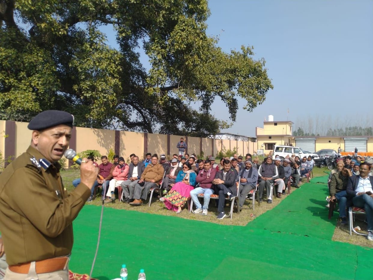Range policemen help 5974 elderly