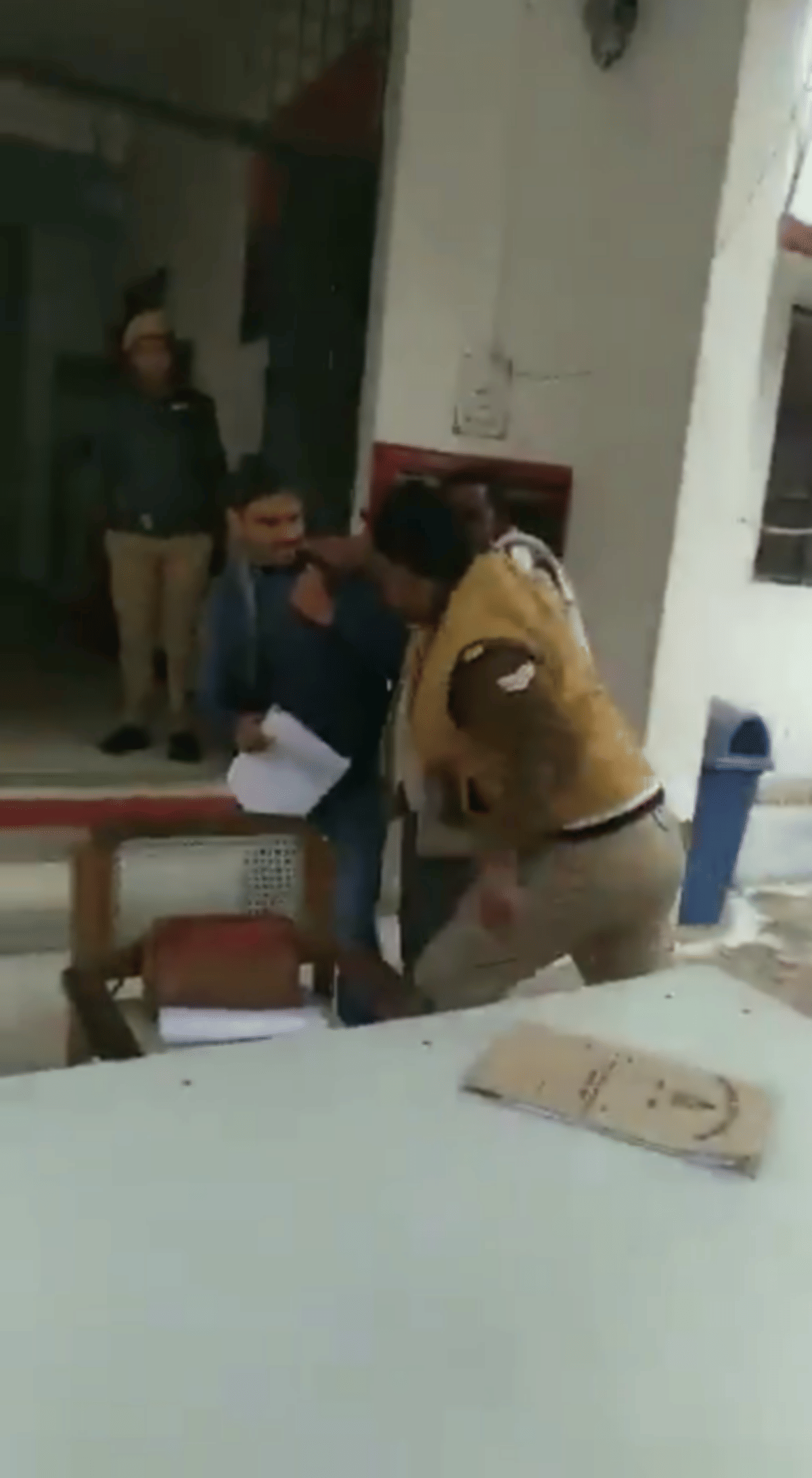 Video viral policeman beaten a student in bhadohi
