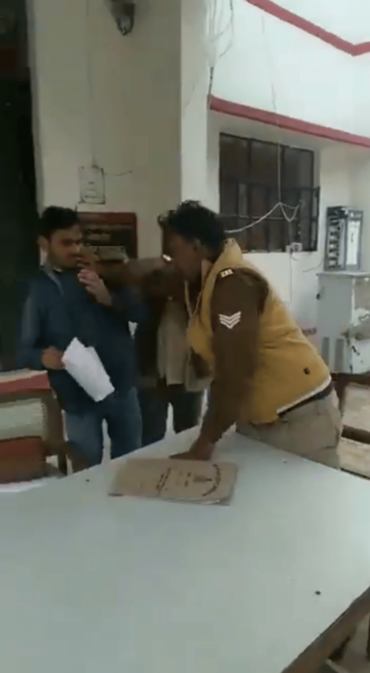 Video viral policeman beaten a student in bhadohi