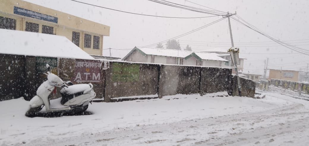 15th snowfall of the season in Munsiyari