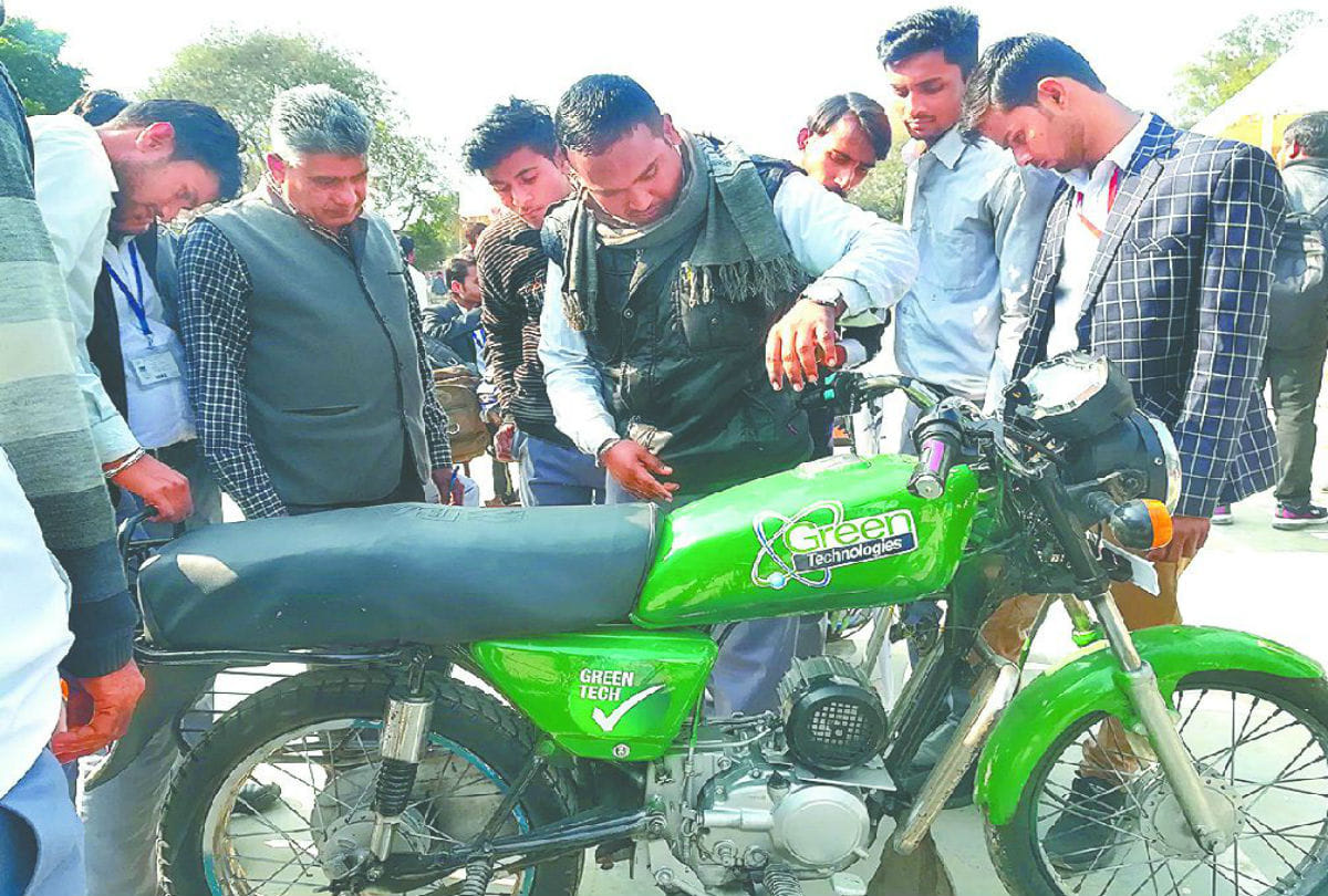 DEI agra's Students make unique electric bike with back gear