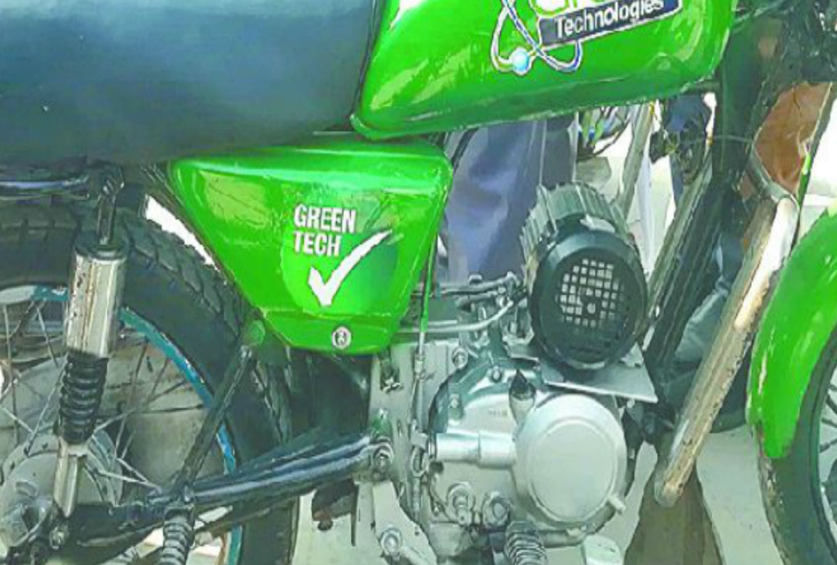 DEI agra's Students make unique electric bike with back gear