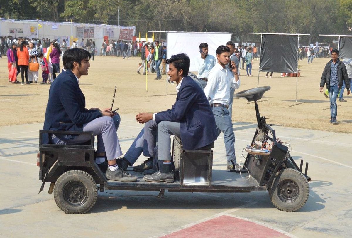 DEI agra's Students make unique electric bike with back gear