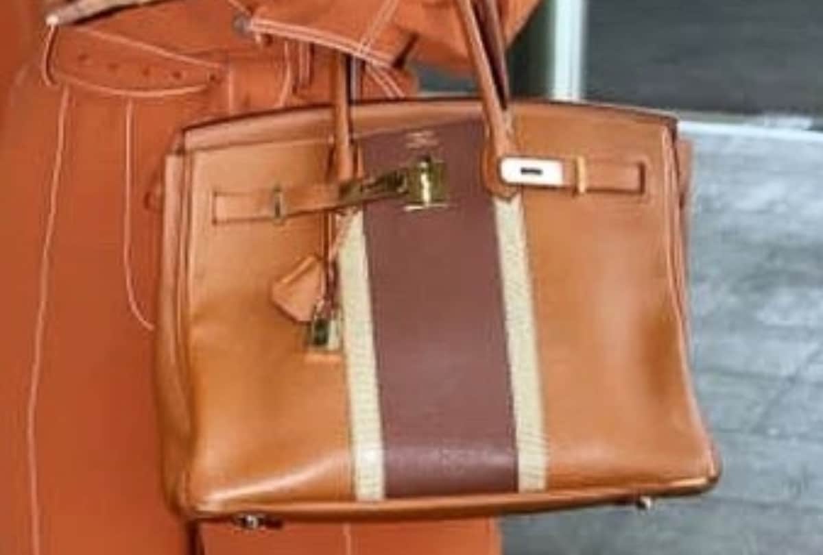 shilpa shetty in airport with expensive bag worth 10 lakh