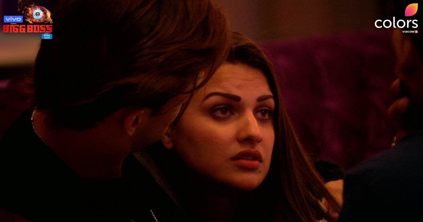 Bigg Boss 13 ex contestant himanshi khurana give sorrow on her fan death