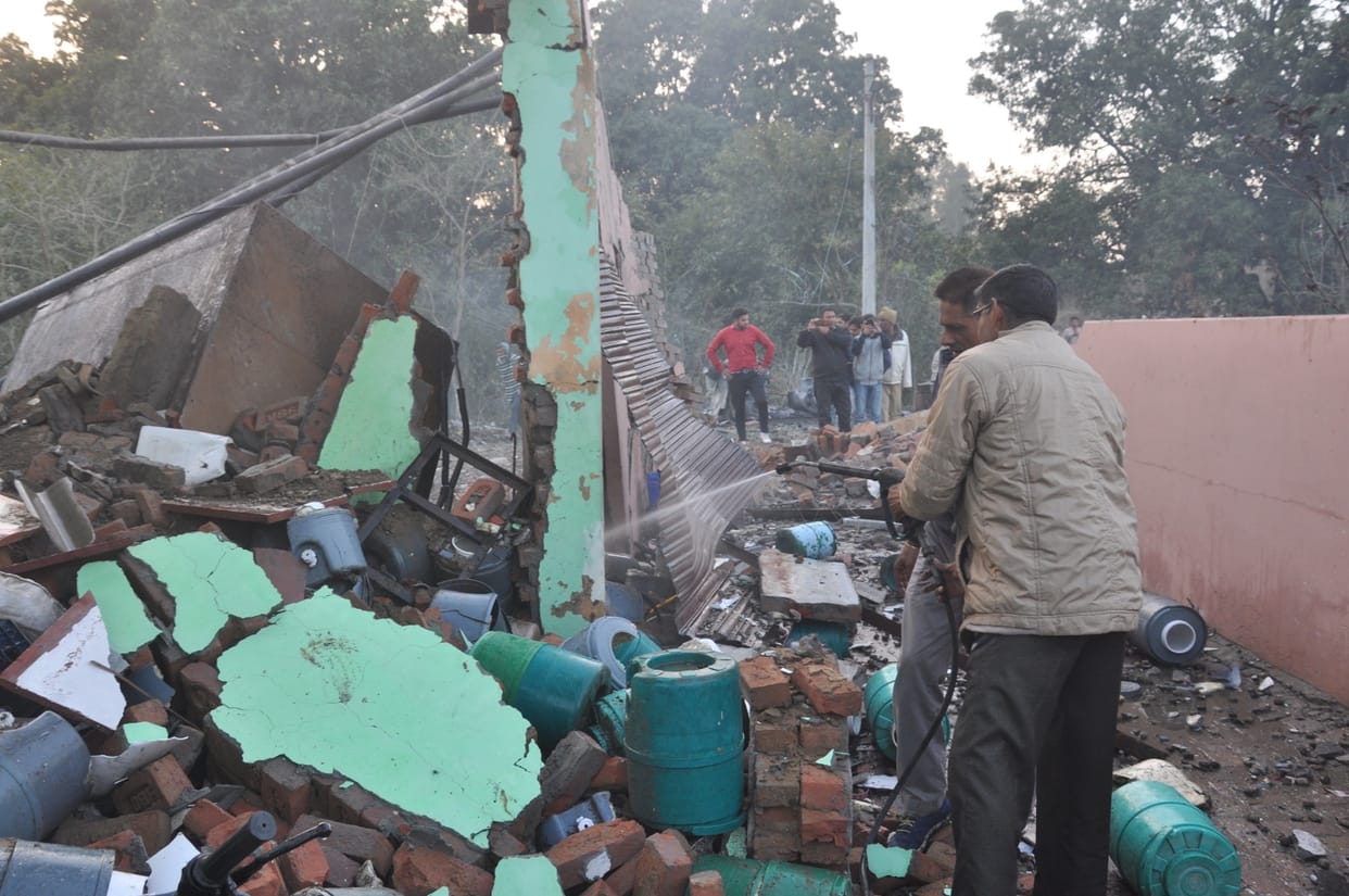 Three hours to extinguish fire from old resources