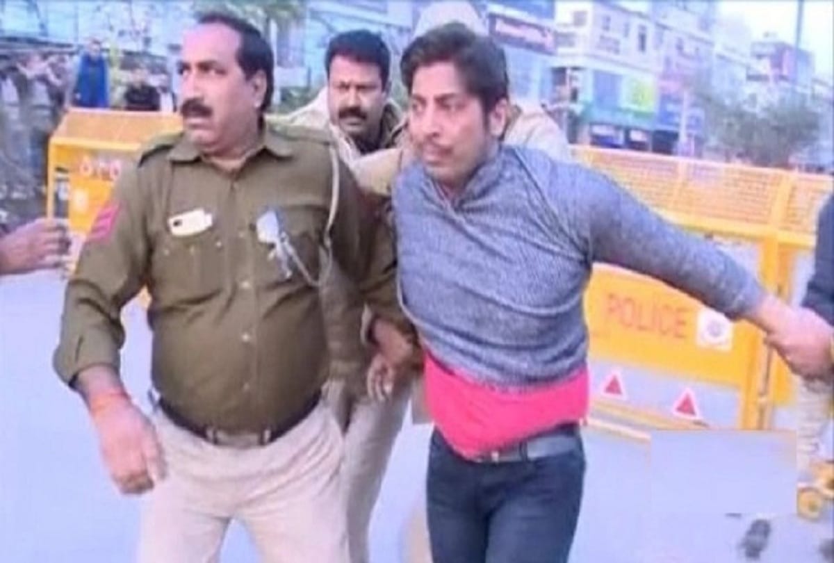 CAA Protest: Man fired bullets in Shaheen Bagh area in Delhi
