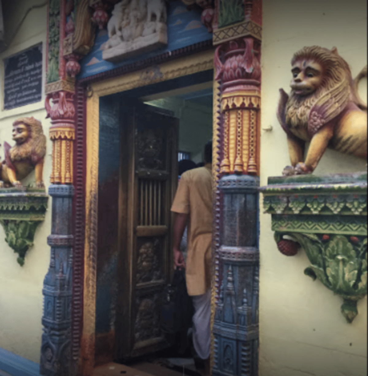 Ma vishalakshi mandir famous historioc kashi vishwanath varanasi