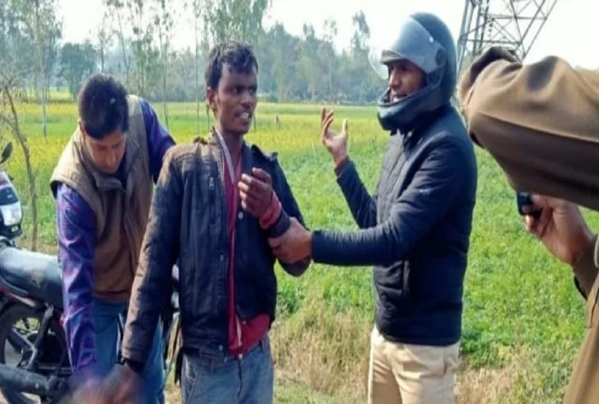 Barabanki man killed his wife and take head Roamed on Road people created video