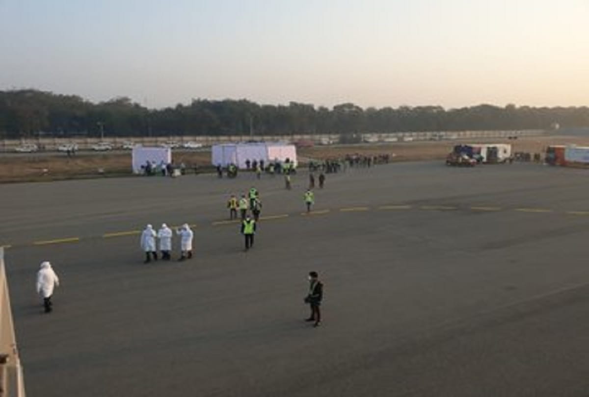 CoronaVirus screening will be conducted by doctors at Delhi Airport 324 Indians arrived from Wuhan