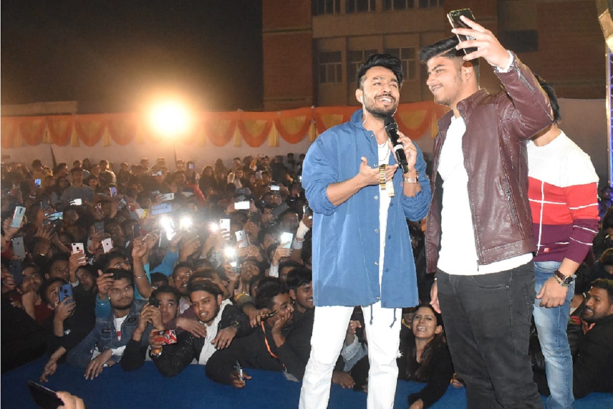 Tony Kakkar arrives at a program at Vidya Knowledge Park in Meerut