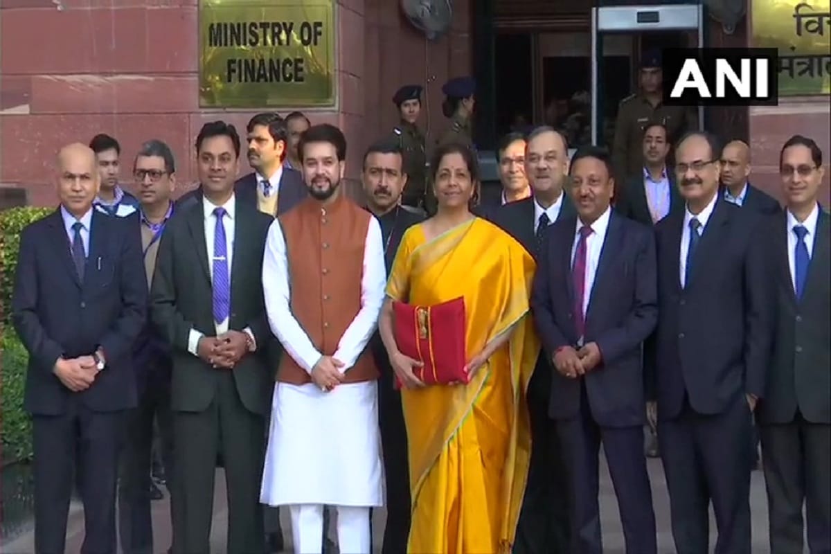union budget 2020 finance minister nirmala sitharaman again took budget documents in bahikahata