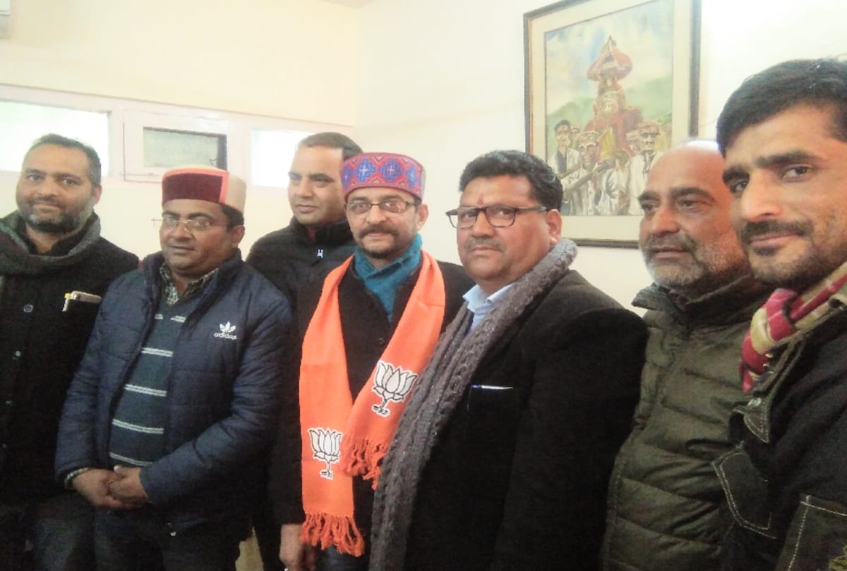 congress sevadal Convenor Rajeev Chopra joined bjp
