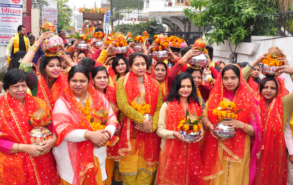 Kalash Yatra taken out with bandbars