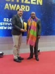 दिल्ली में सैय्यद रिजवान अली को सम्मानित करते अफरीकन कंट्री मलावी के उच्चायुक्त जार्ज मिकोन डिव