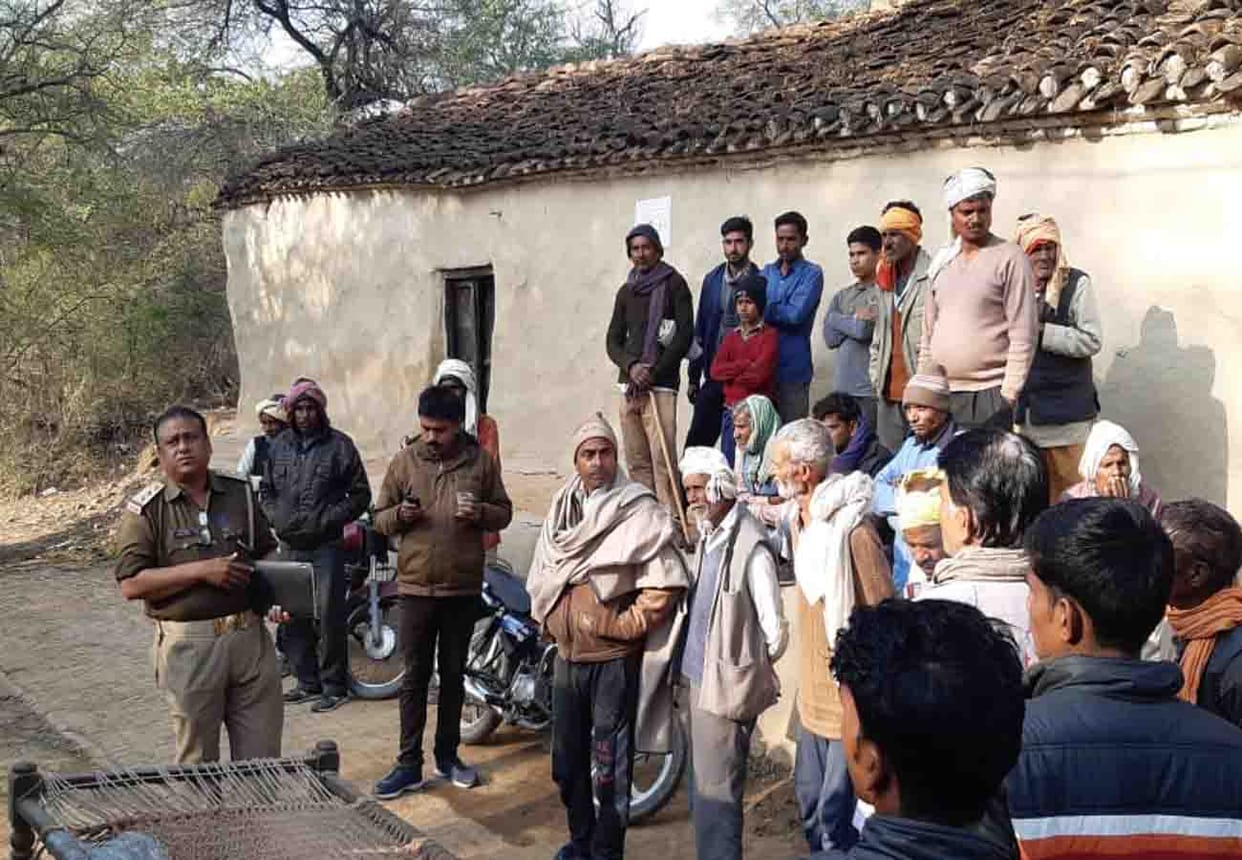 Ancient valuable idols of Ashtadhatu stolen by breaking the door of temple in jalaun