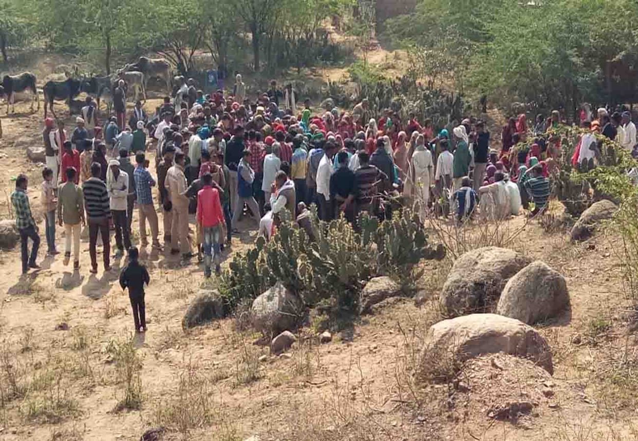 Love couple committed suicide in banda