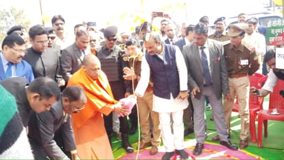 CM Yogi Adityanath inaugurated the Chief Minister Arogya Mela by cutting the lace
