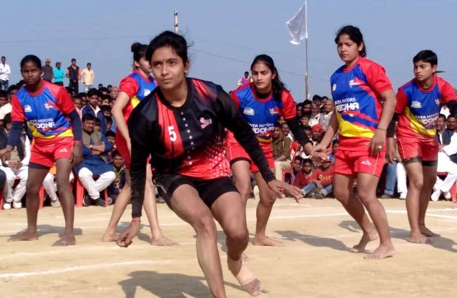 Varanasi defeated Muzaffarnagar and captured the trophy