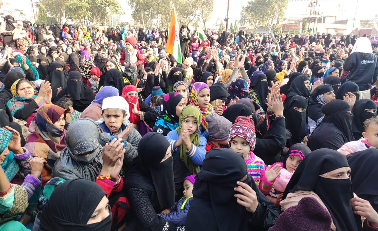 'Come out to save the Constitution, come with us'