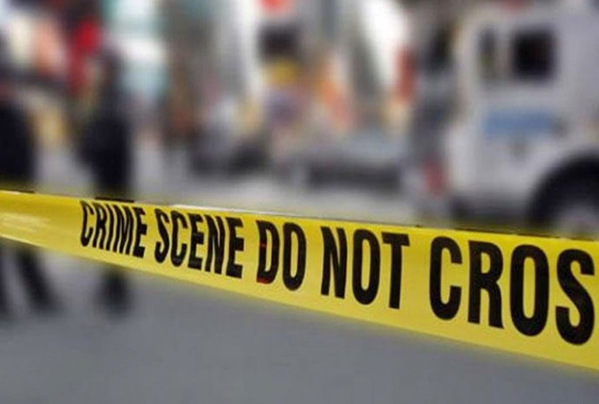 A clash between two groups in Gauriganj Amethi.