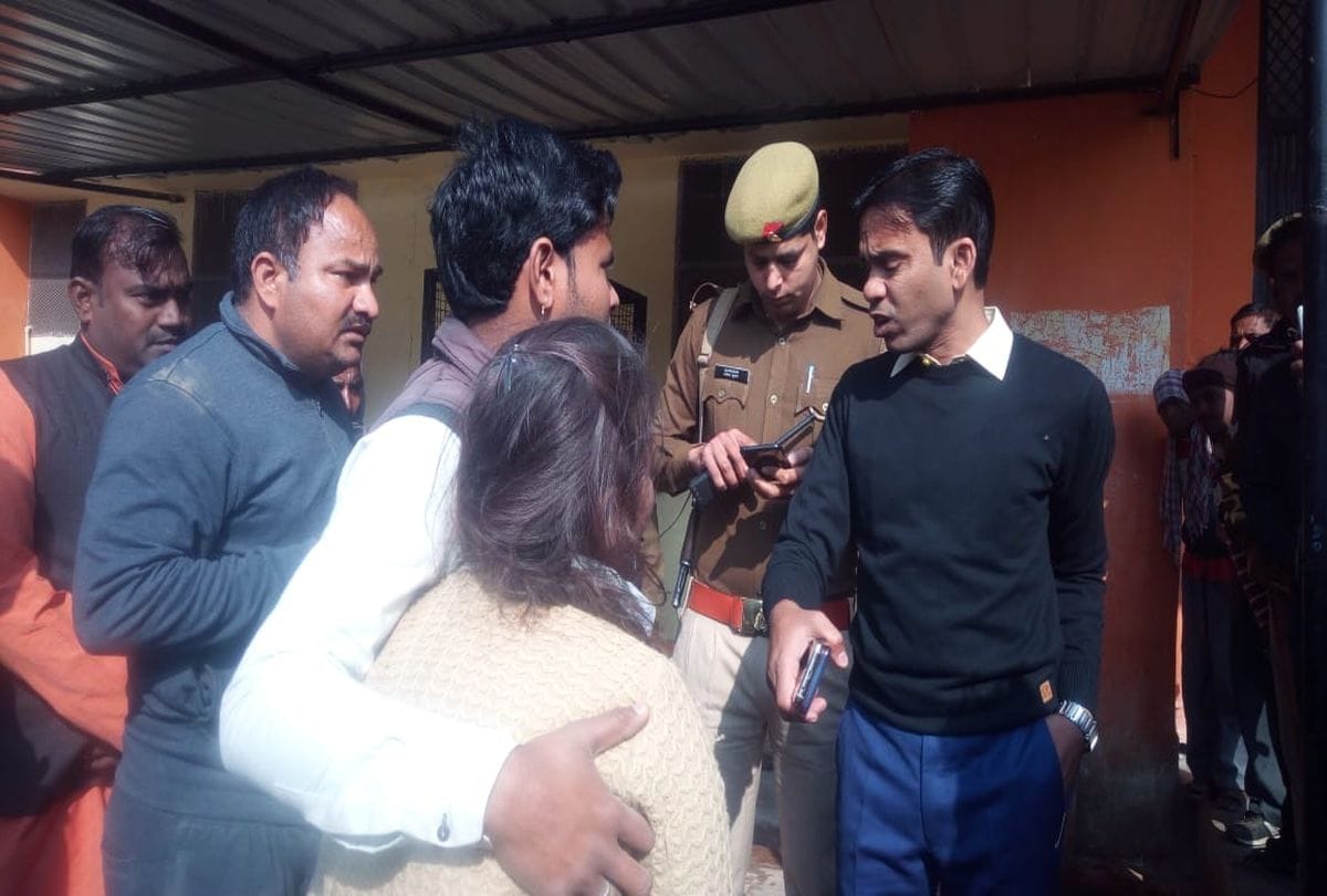 Girl dies due to house collapse in mainpuri