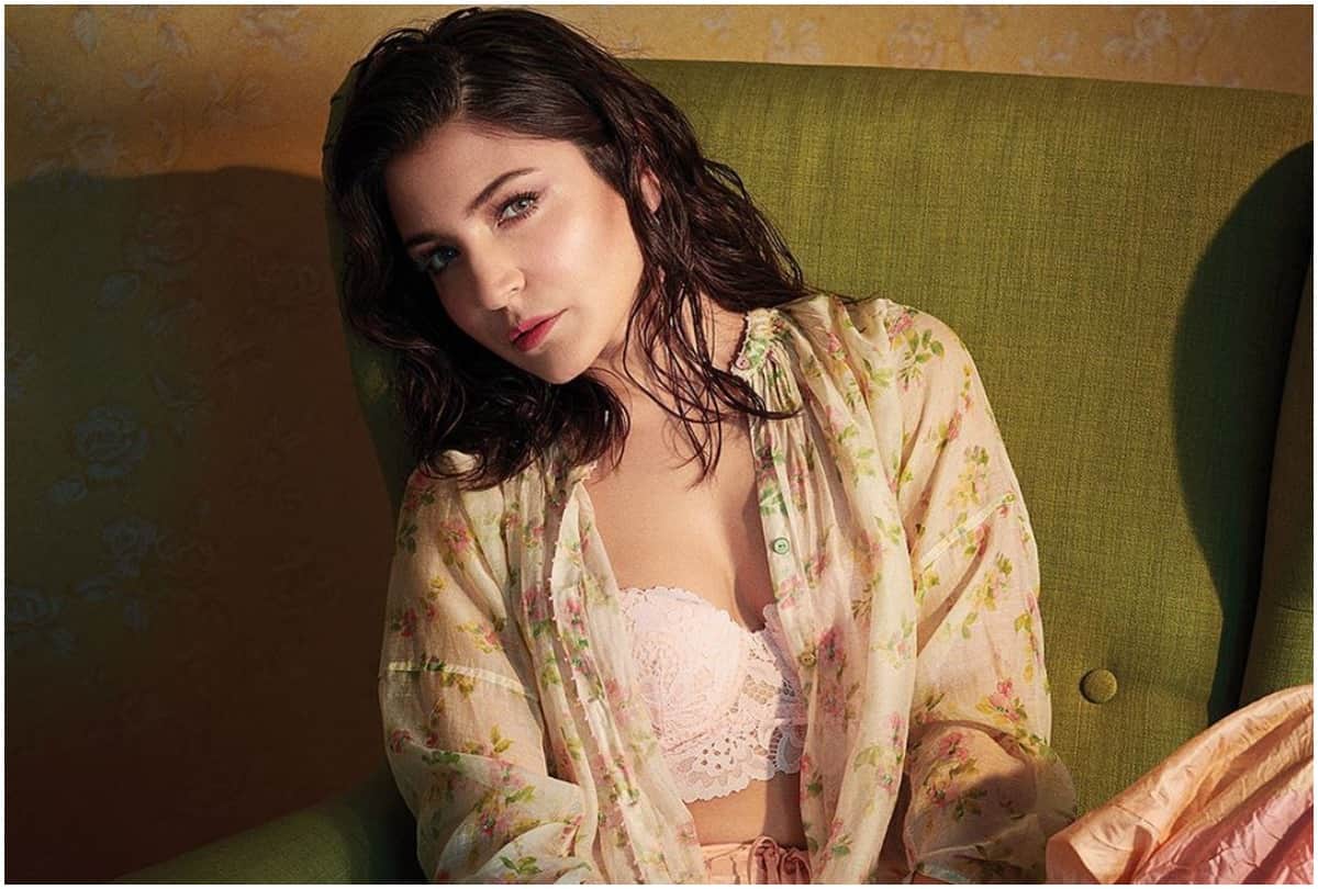 anushka sharma latest photoshoot in grazia magazine