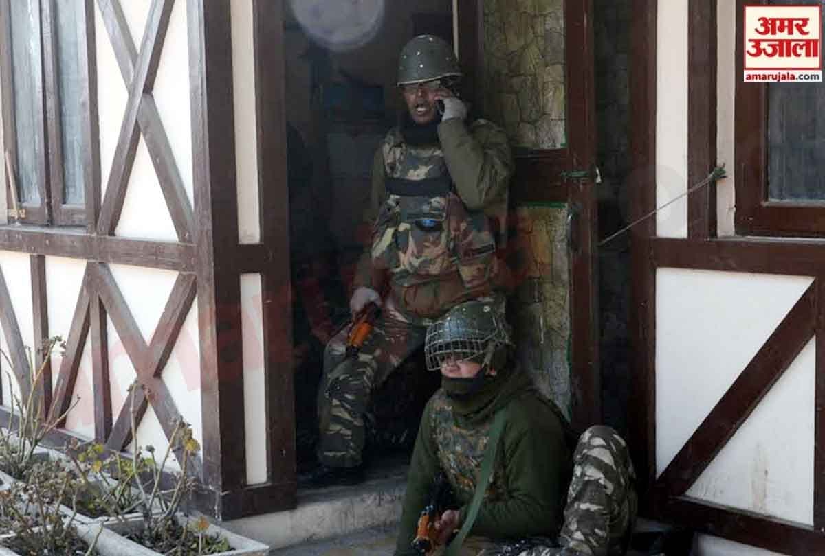 Grenade attack on CRPF personnel at Pratap Park Lal Chowk in Srinagar jammu kashmir