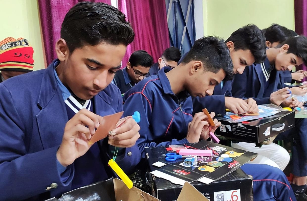 Explained the method of preparing solar street lights