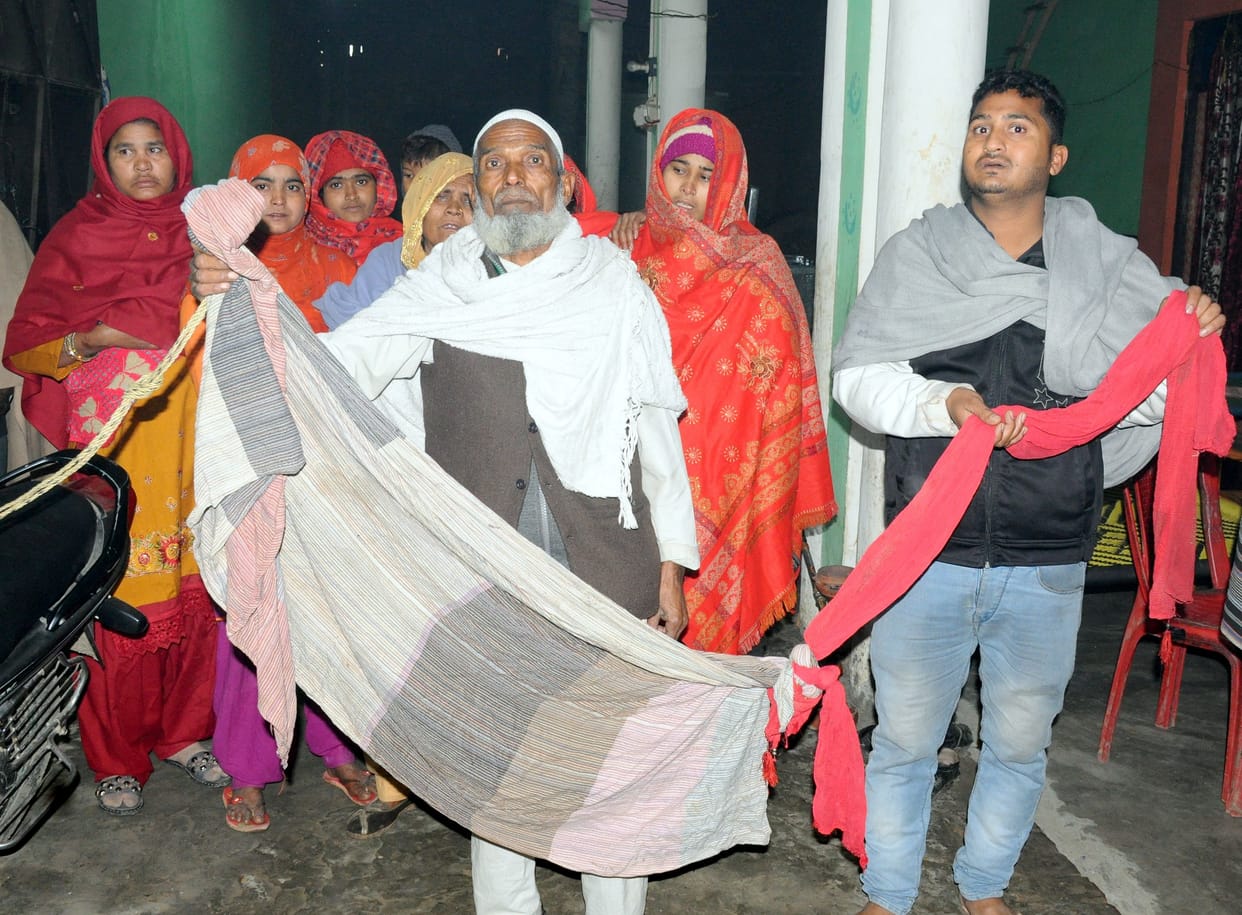 robbery in sambhal village