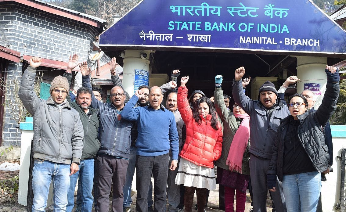 Indefinite strike from April 1 if salary agreement is not implemented