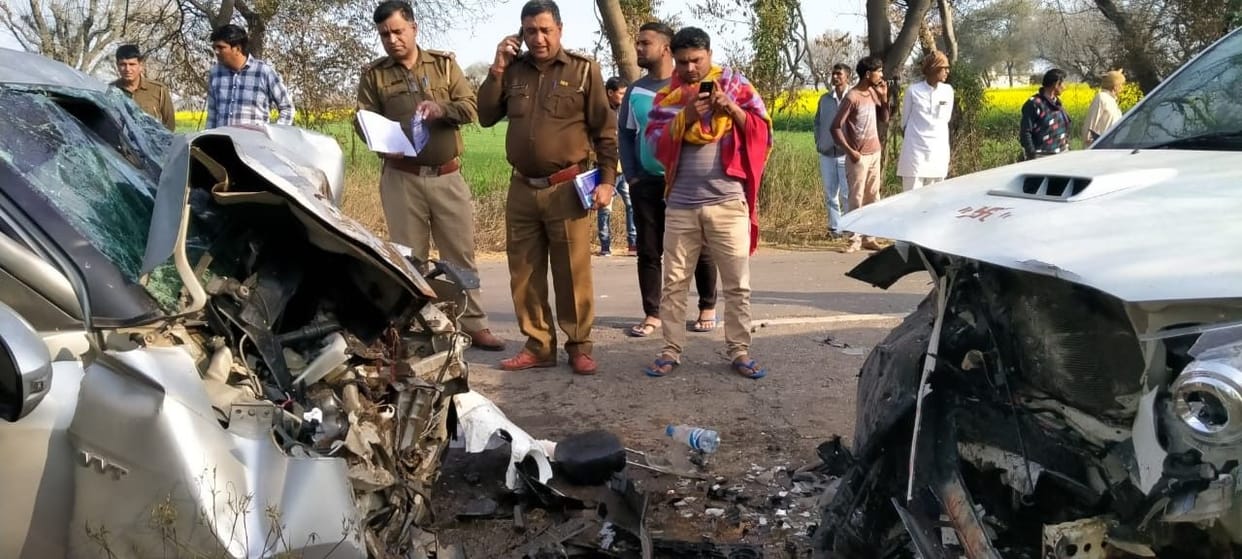 accident, four dead, two cars crushed