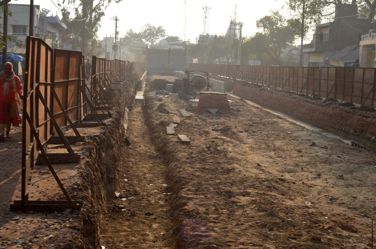 Hathras: The public did not design the pond bridge overbridge