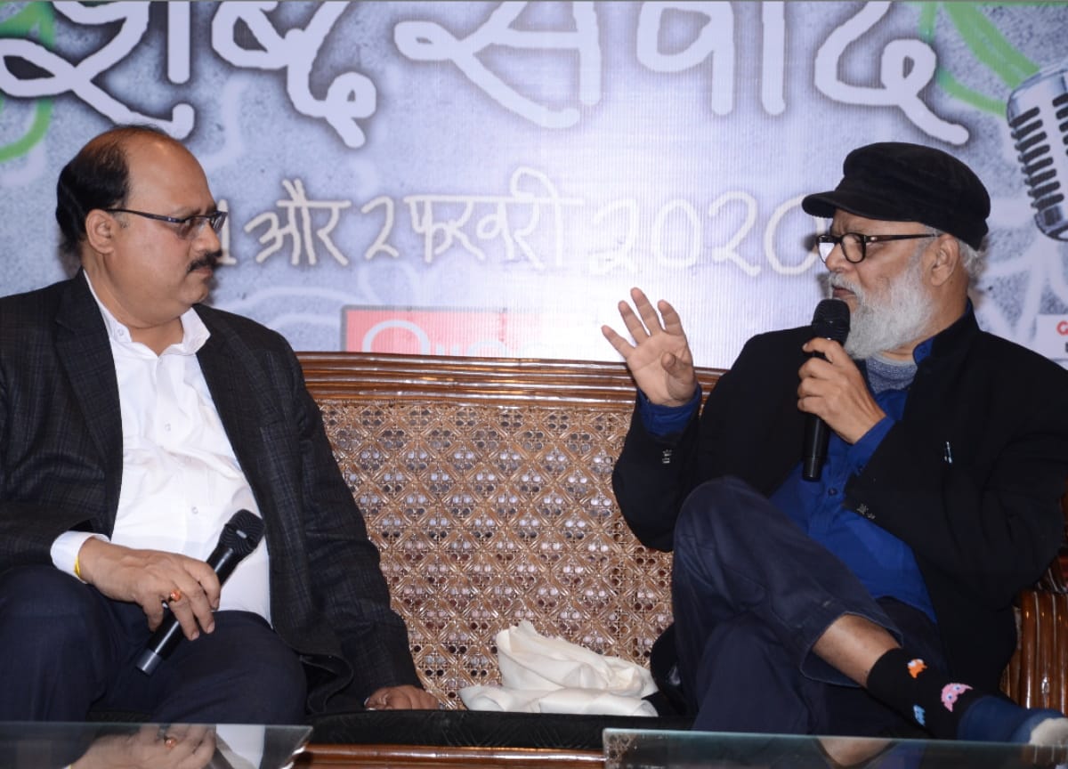 Film journalist Ajay Brahmatmaj live performed in Gorakhpur Literary Fest