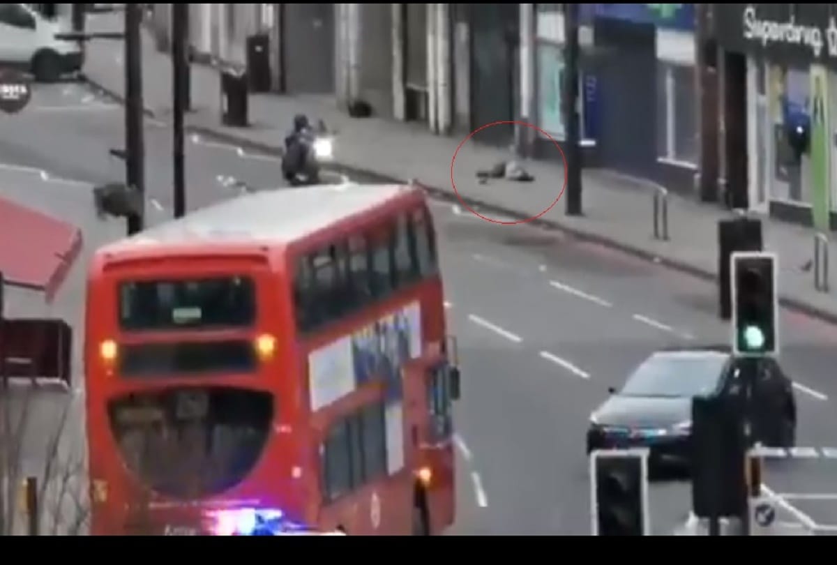 Terrorist attack in london terrorist stabbed many people in Streatham