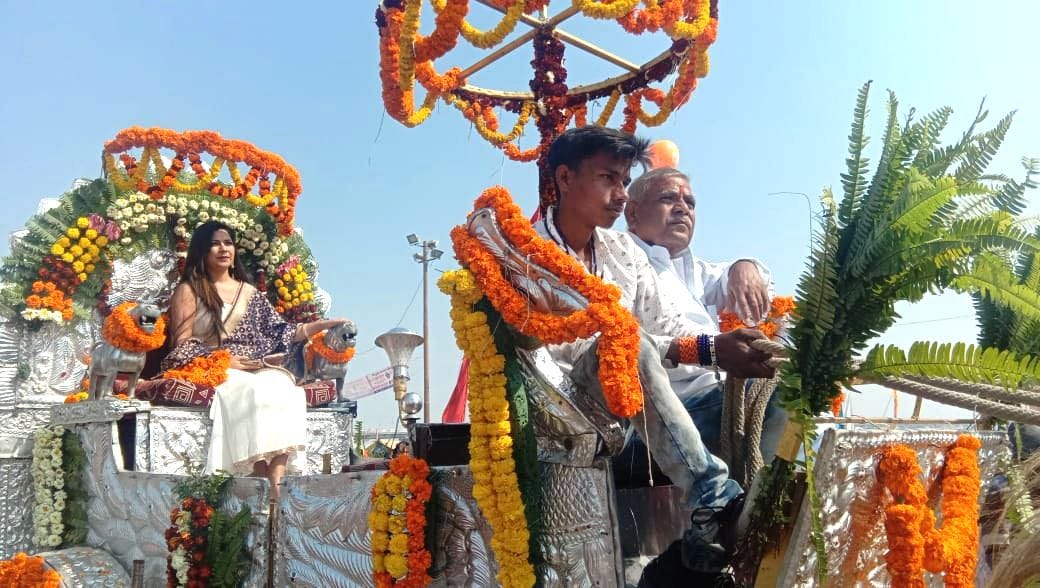 Army marches with elephant, horse and wagons to mark confluence procession