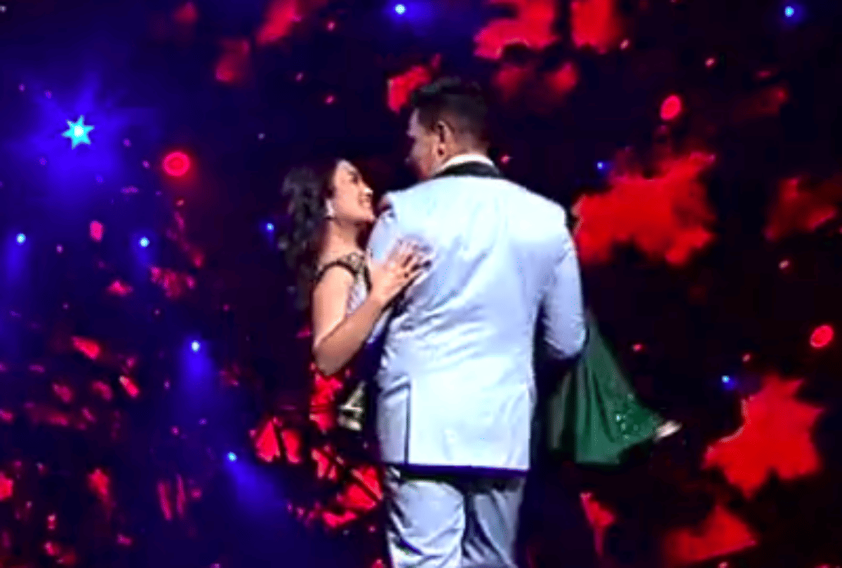 Neha Kakkar Viral Photos with aditya narayan on goa beach including singer tony kakkar