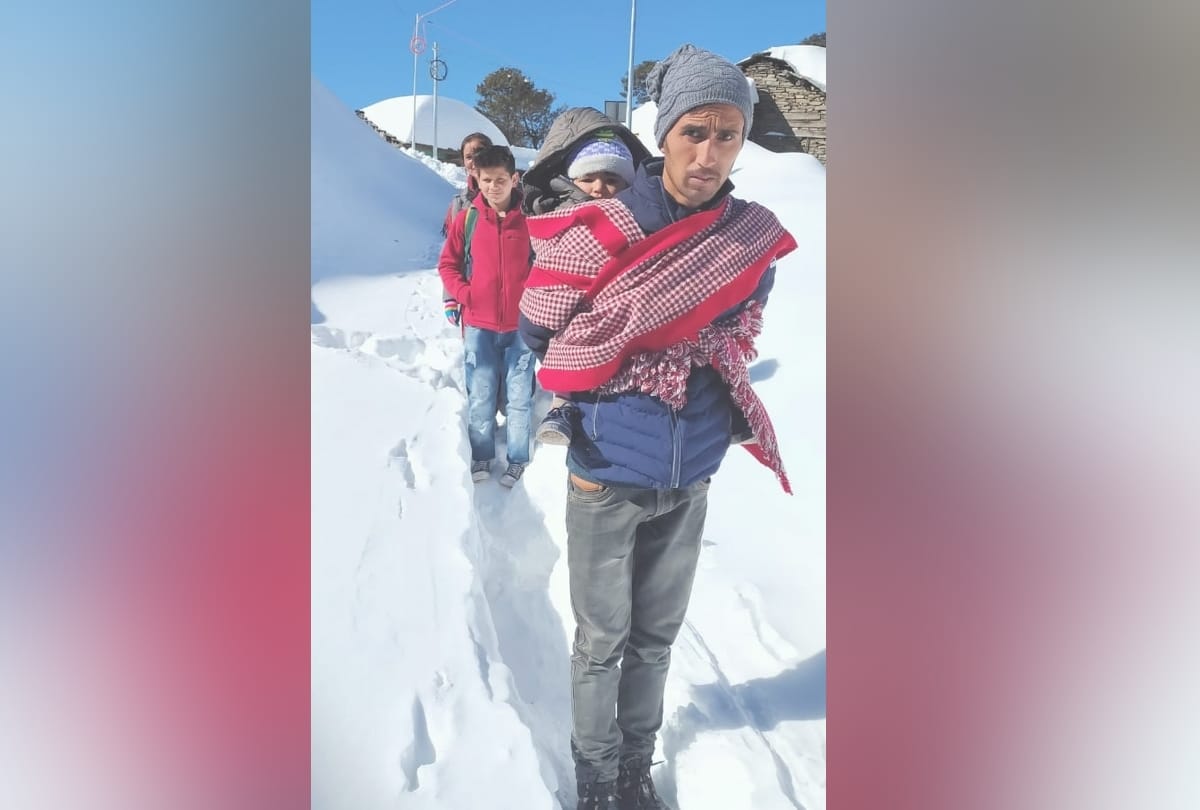 forty people crossed Jalori Pass in kullu in himachal pradesh