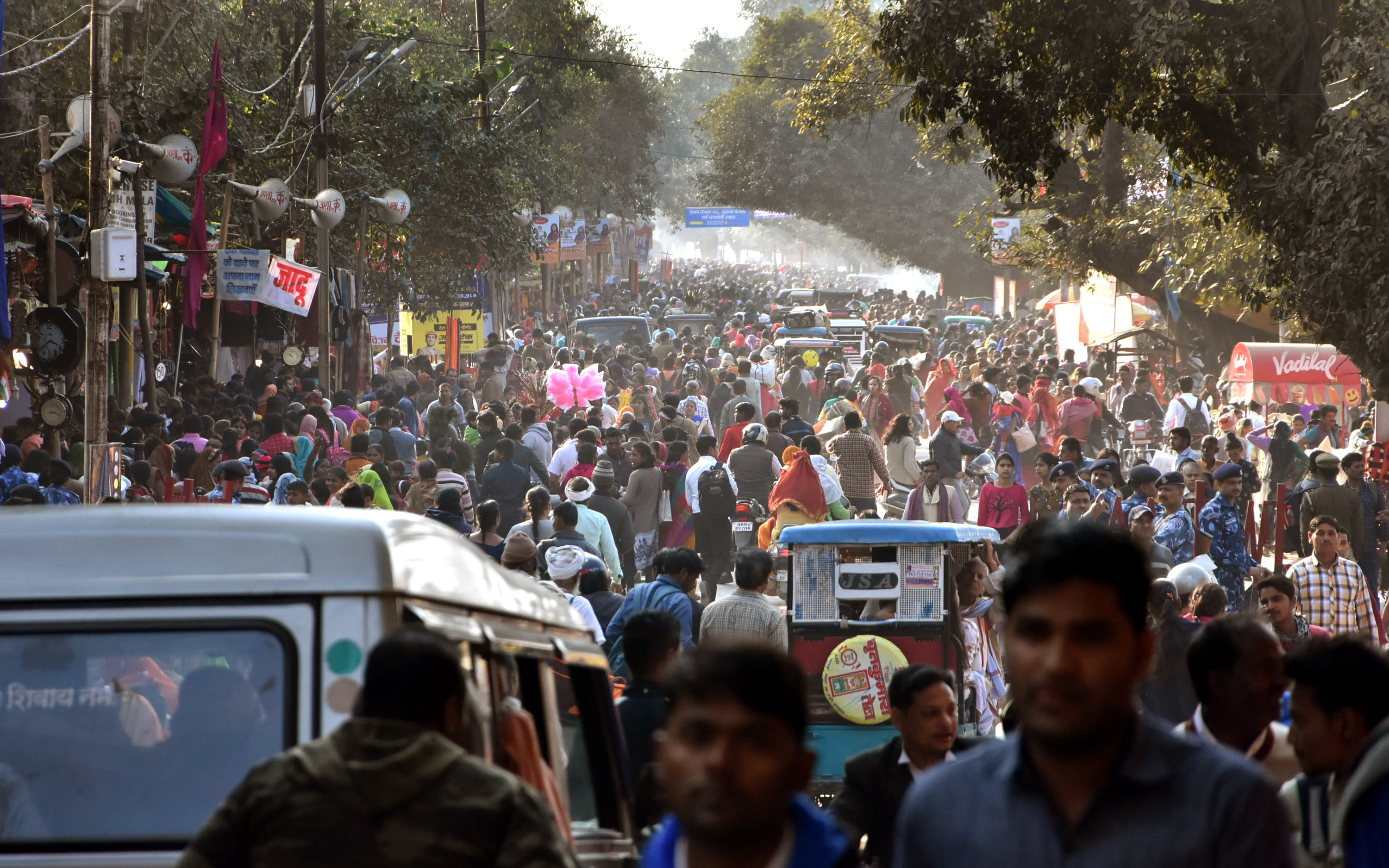 Heavy jam on roads from Sangam to CMP College